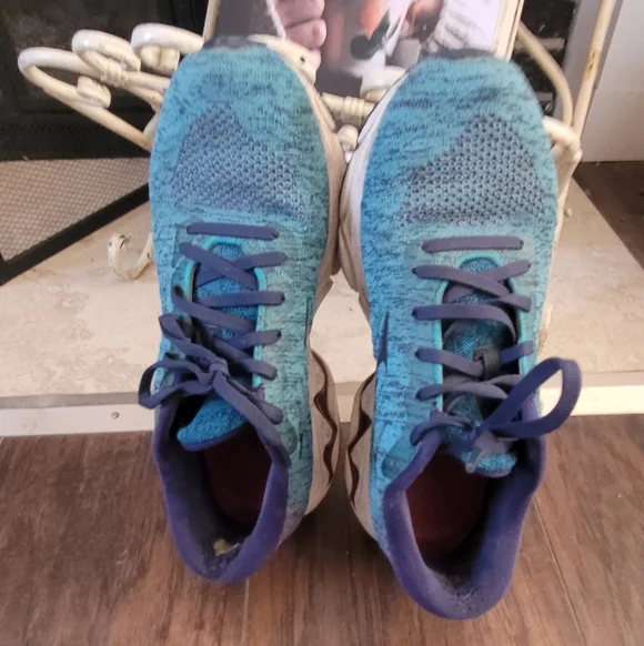 Size 9/Eur40 Women's Mizuno Teal and Fuschia Running Shoes - Picture 6 of 8